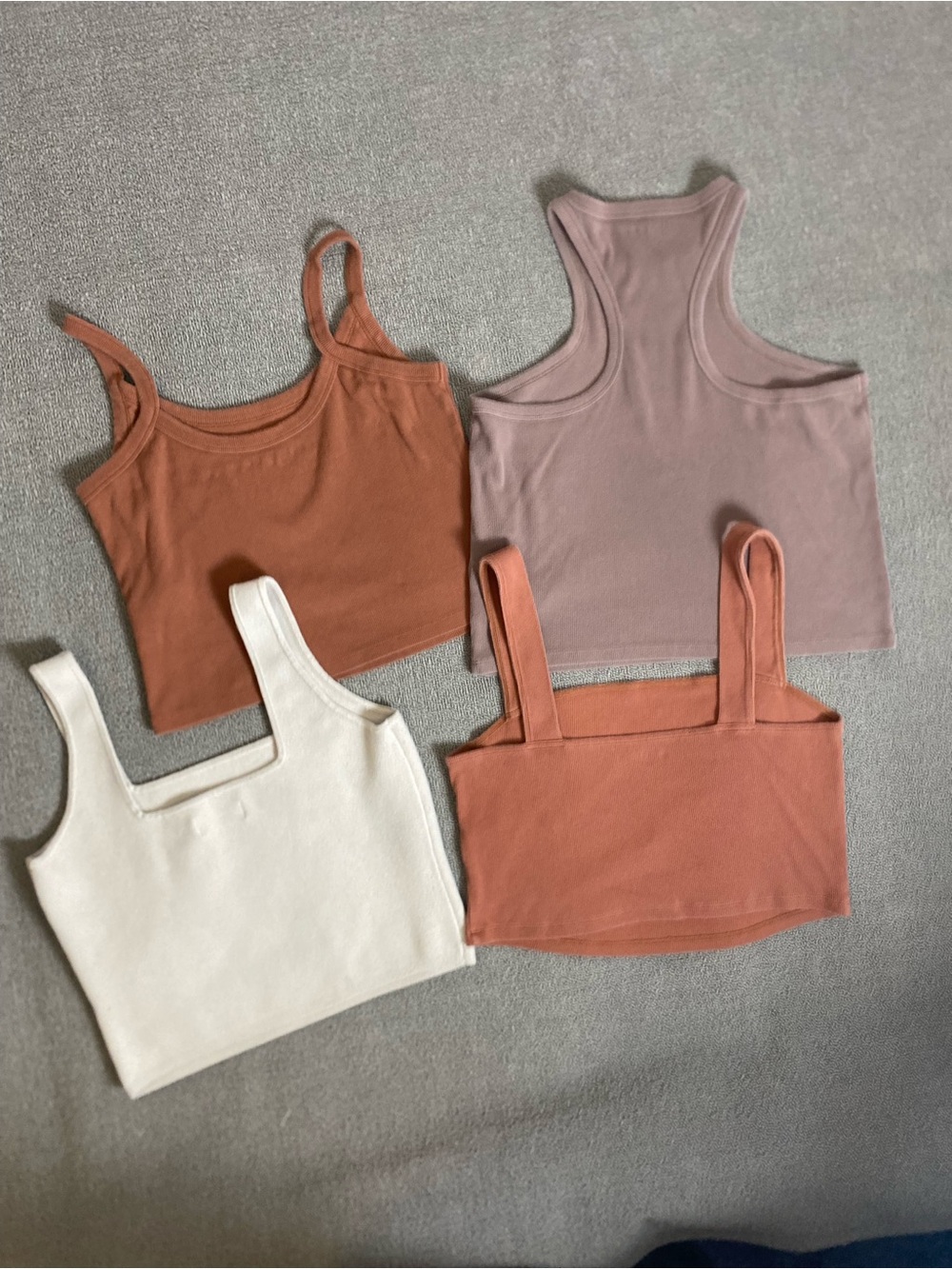 Abercrombie & Fitch 4-Pack Cropped Tank Bundle- Everyday Ribbed Knit Fall School - Picture 2 of 3